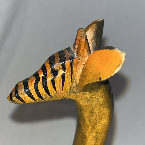 Hand carved giraffe, by craftsmen of Kenya from African muhuhu wood 12” tall - Picture 8 of 17